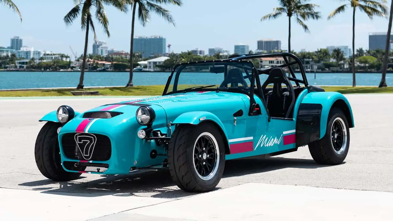 İngiliz Klasiklerine Miami Dokunuşu: Caterham’dan Florida Rüzgarı Taşıyan Özel Üretim