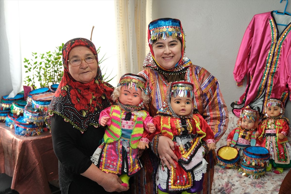 Zeynep Bekil’in Geleneksel Üç Etek Koleksiyonu