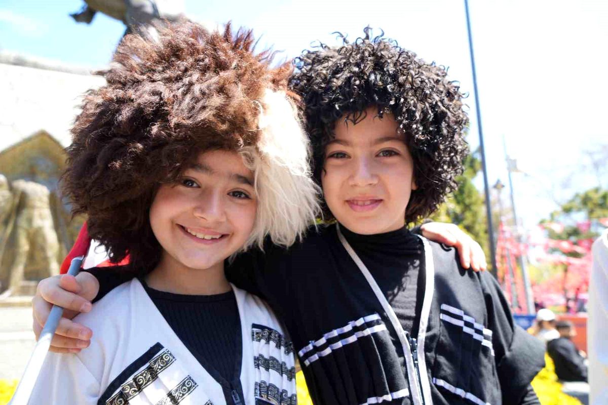 Türk Dünyası Çocukları Samsun’da Renkli Görüntüler Oluşturdu