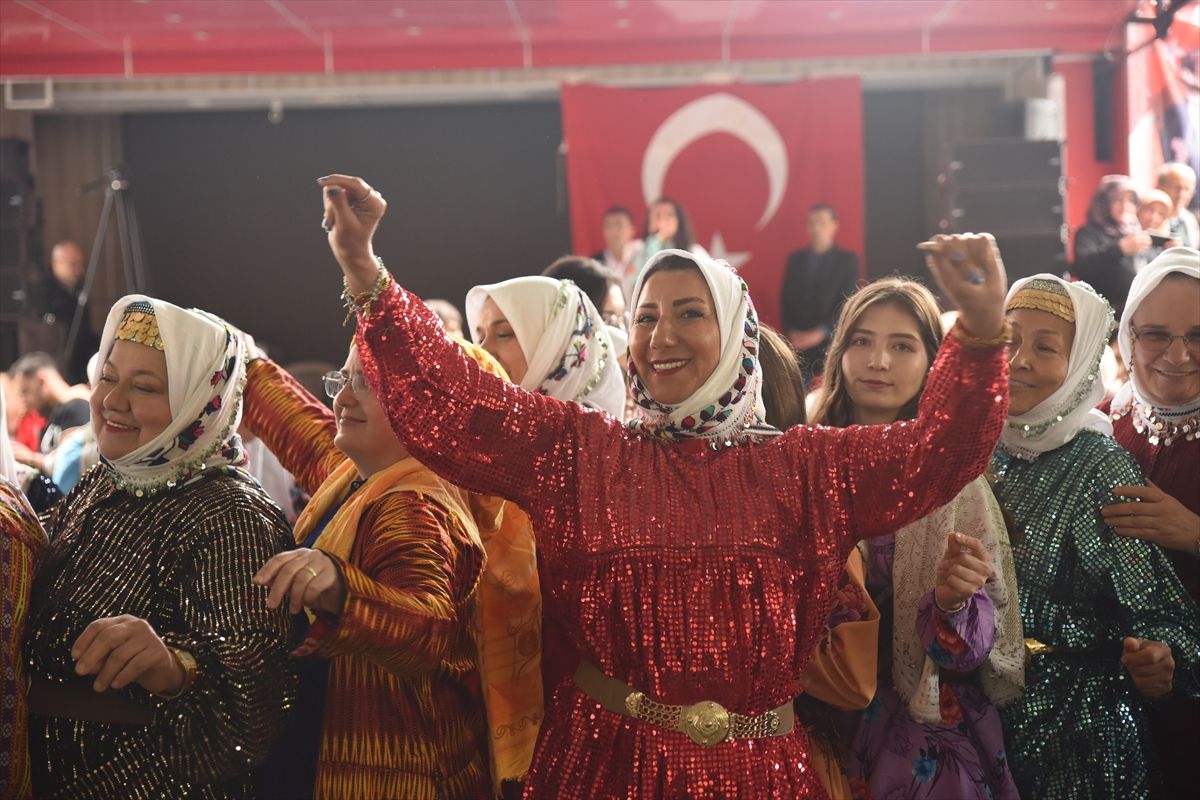 Mengen’de 9. Yöresel Giyim ve Kültür Şenliği gerçekleştirildi